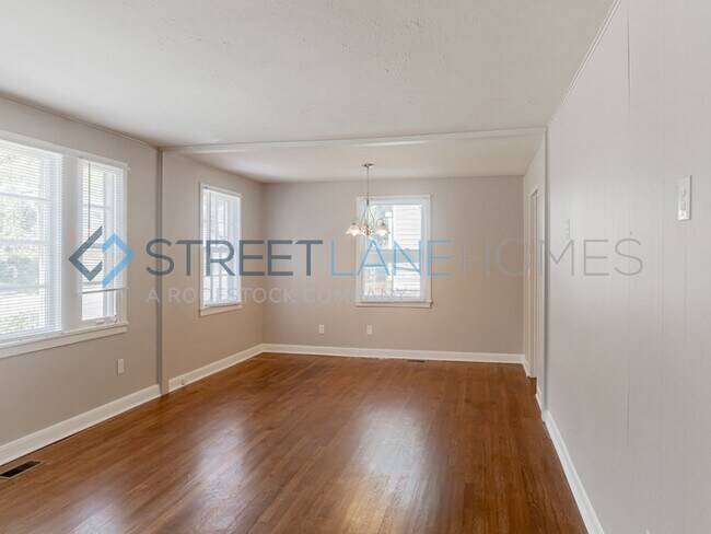 Foto del edificio - REDUCED!