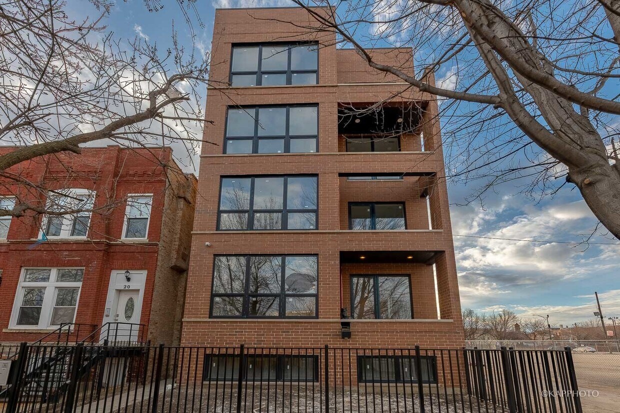18 S Seeley Ave Unit 1W, Chicago, IL 60612 Condo for Rent in Chicago