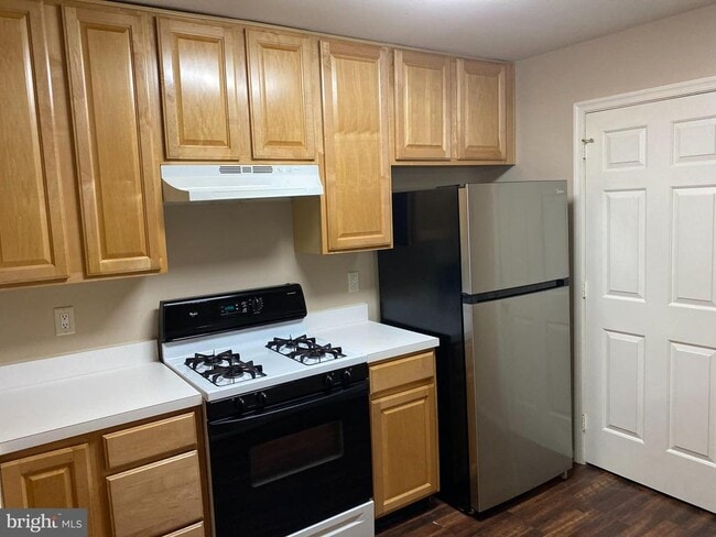 Building Photo - 2507 Saxony Dr