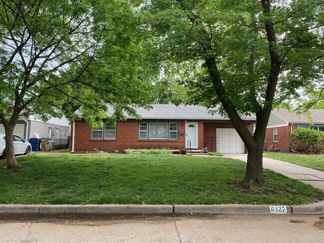 Building Photo - 6127 E Rockwood Rd