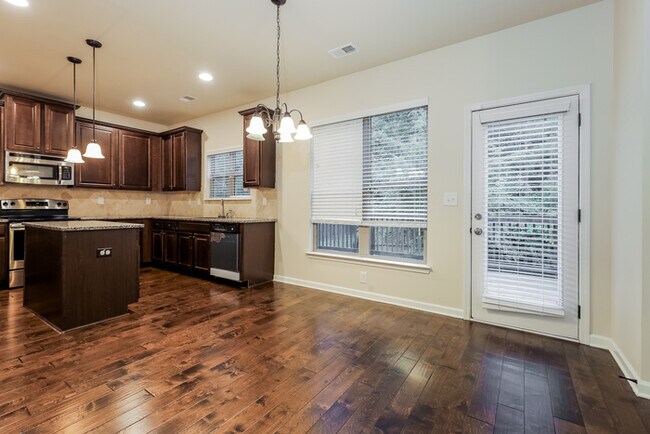 Building Photo - 4235 Sir Dixon Dr