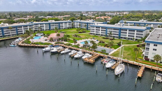 Building Photo - 3401 Spanish Trail