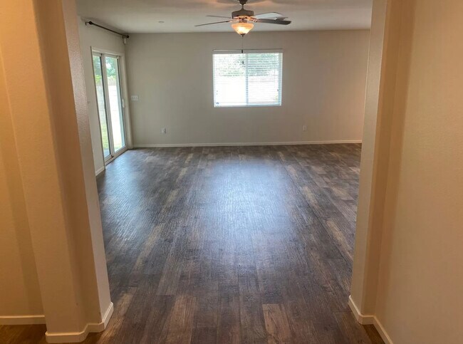 Foto del edificio - 2141 N Highland St