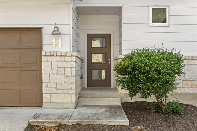 Building Photo - 6800 Menchaca Rd
