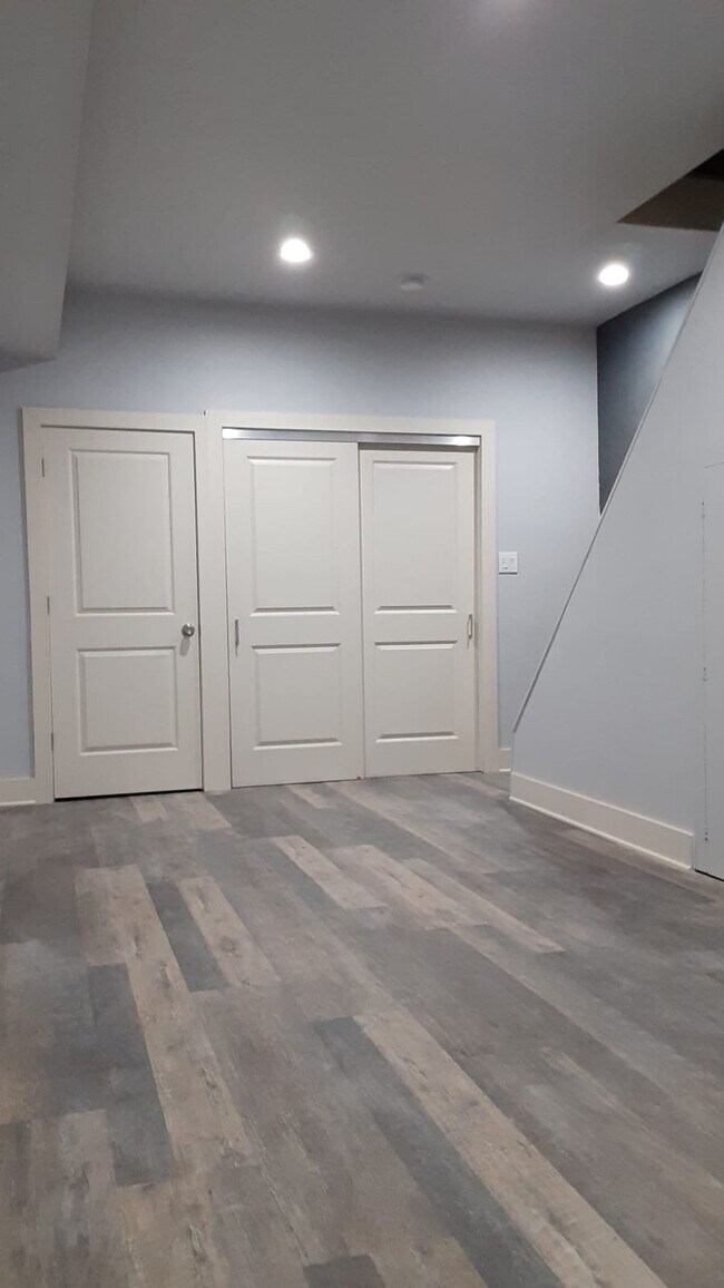 Foto del edificio - 5430 Delancey St
