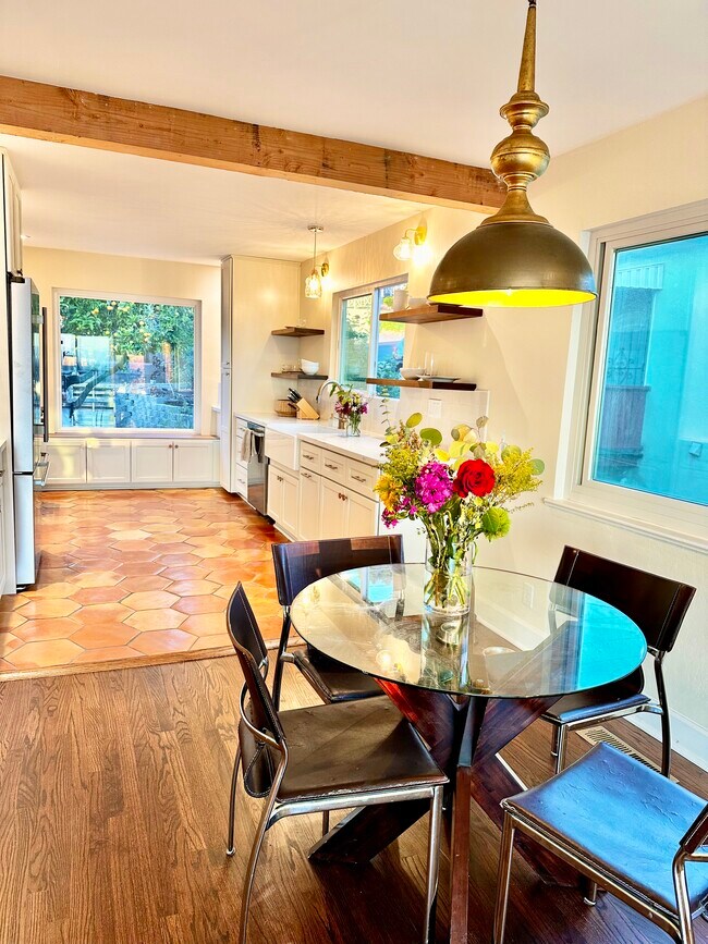 Foto del edificio - 5844 Ralston Ave
