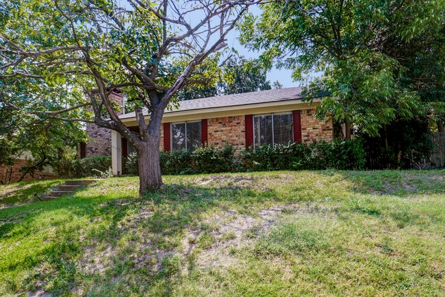 Building Photo - 1741 Crystal Way