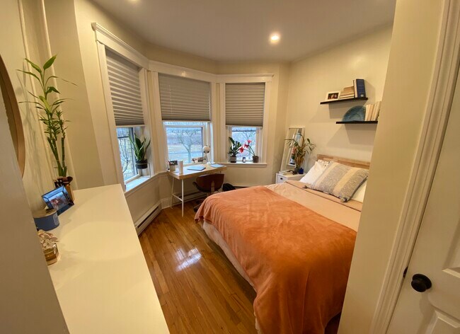 Foto del edificio - 63 Park Dr