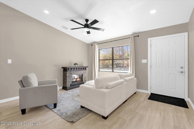 Building Photo - 4840 Mango Ave