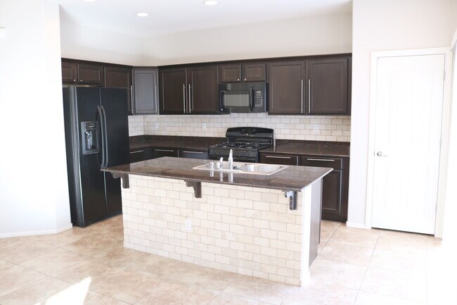 Kitchen - 10255 Danskin Dr