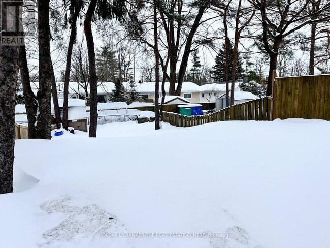 Building Photo - 11 Chaucer Crescent