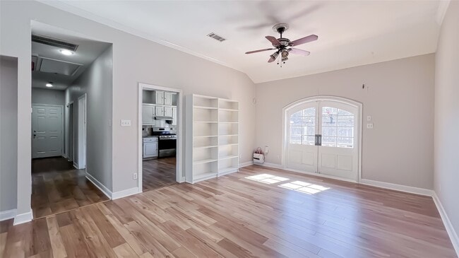 Building Photo - 6303 Lugary Dr