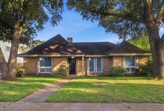 Building Photo - 21131 Park Brook Dr