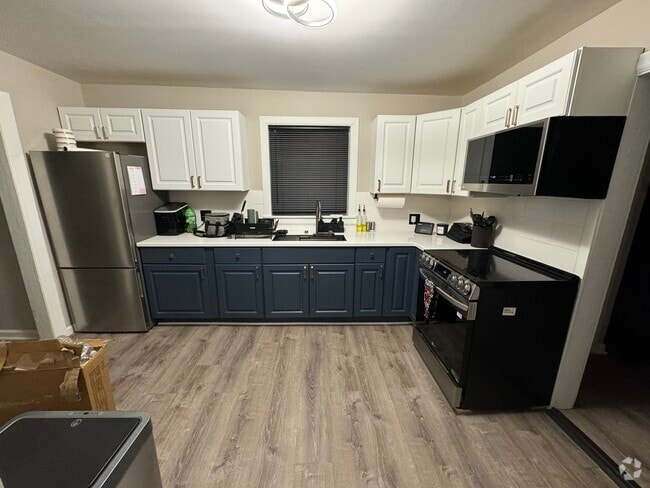 Building Photo - 1082 Violet Ave