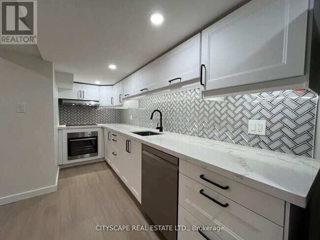 Building Photo - 29 Kelso Dr
