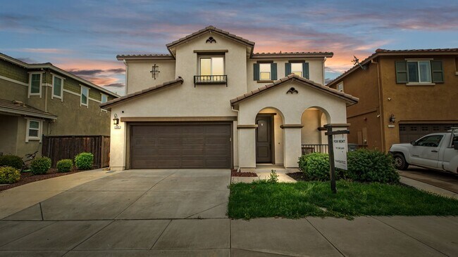 Foto del edificio - Beautiful 4 bedroom home in Dixon