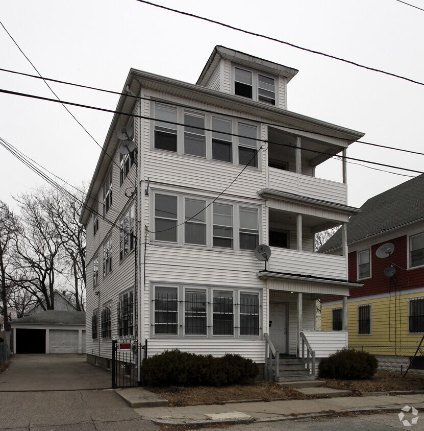 Foto principal - 235 Waverly St