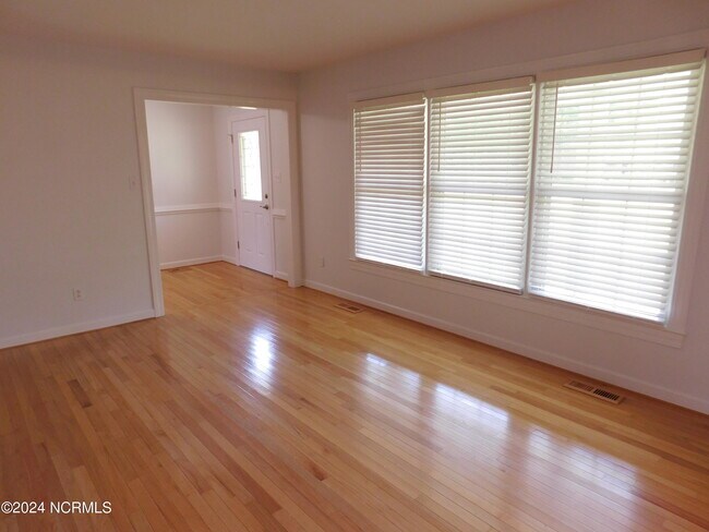 Building Photo - 3701 Lavenham Rd