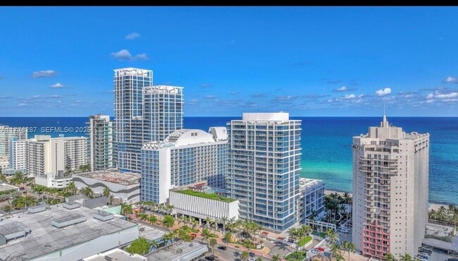 Building Photo - 6801 Collins Ave