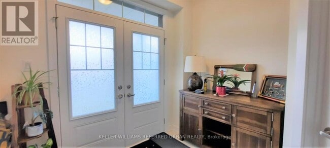Building Photo - 60 Aviron Cres