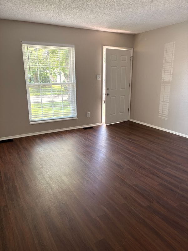 Building Photo - 4076 Fox Island Dr