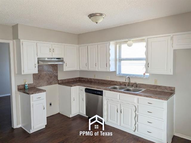 Foto del edificio - 2625 Putnam St