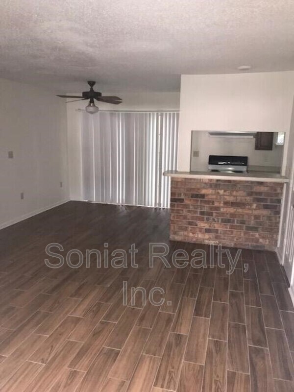 Foto del edificio - 4615 Iberville St