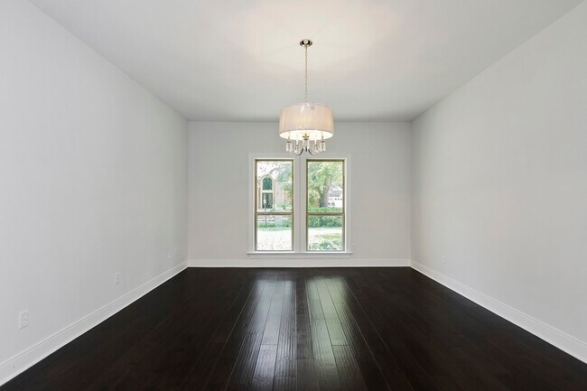 Foto del edificio - 810 Herdsman Dr