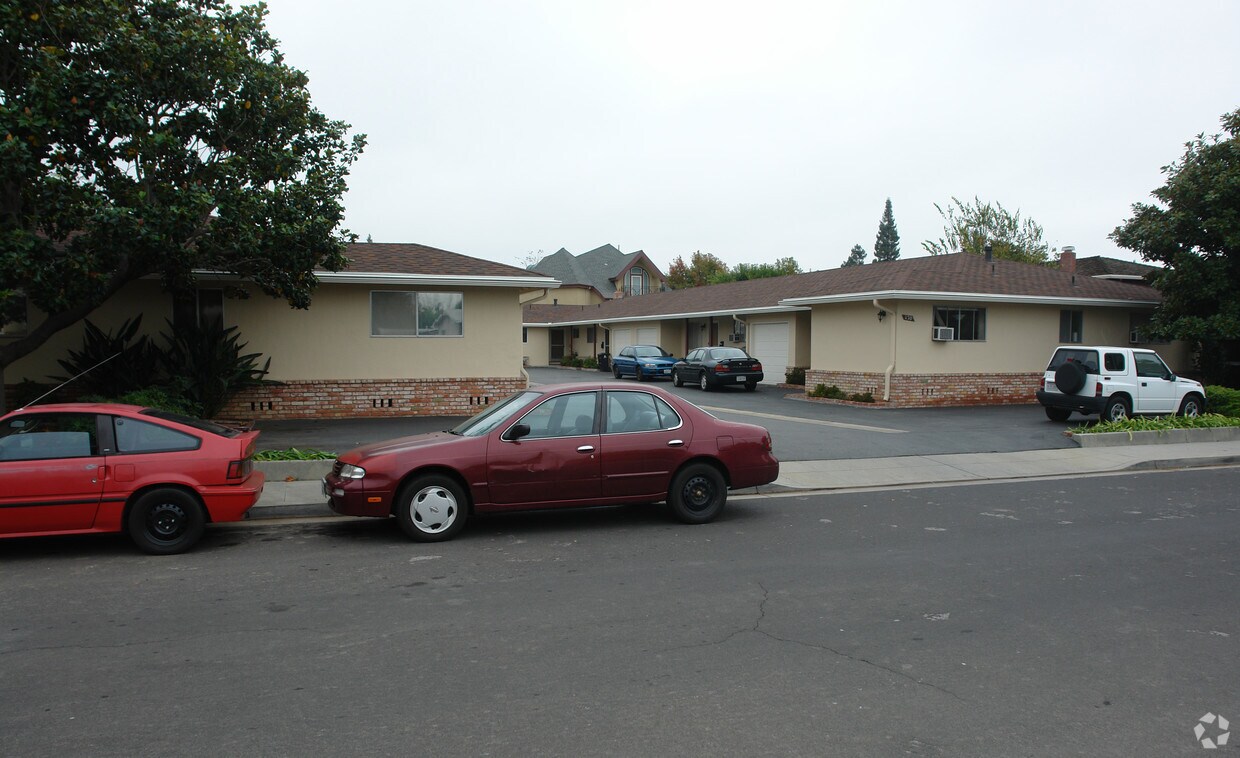 Building Photo - 1120 Bonita Ave