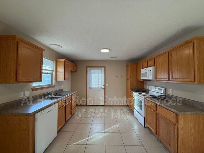 Foto del edificio - 1207 N Northwood Ave