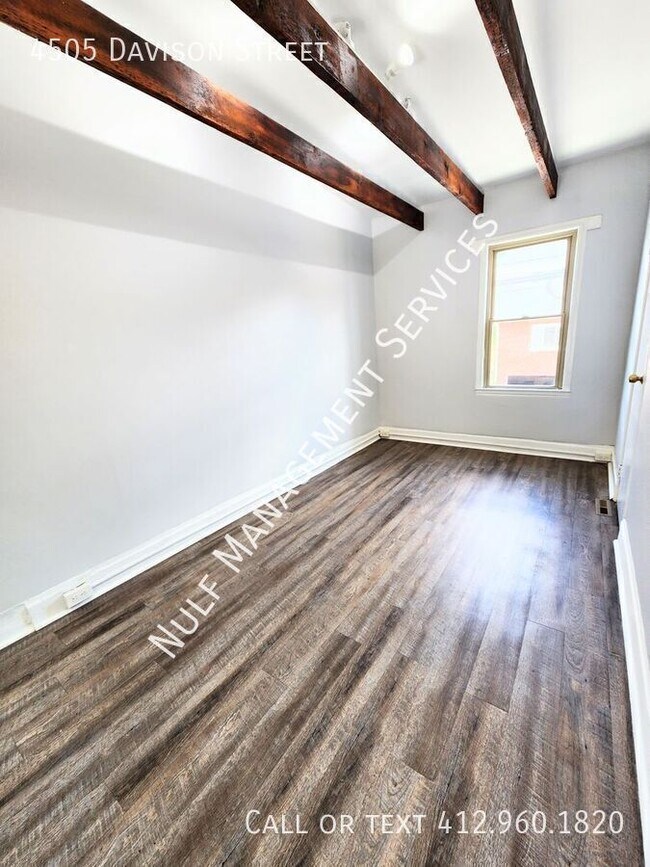 Foto del edificio - 4505 Davison St
