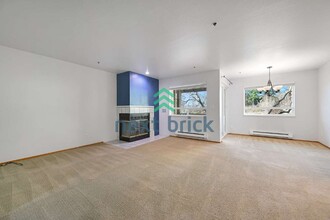 Building Photo - 1626 Grant Ave S