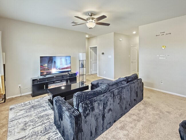 Building Photo - 845 Watson Wy