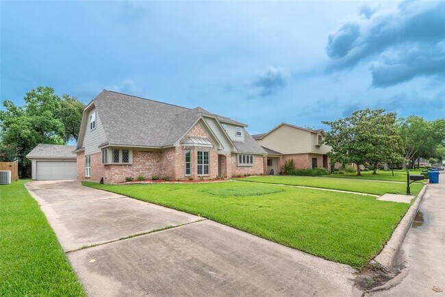 Building Photo - 2342 Rushbrook Dr