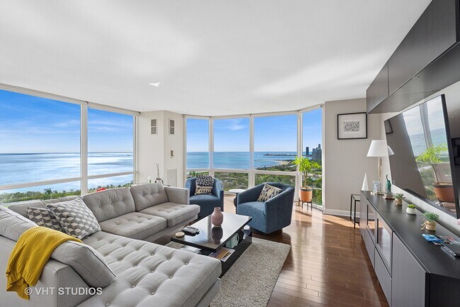 Foto del edificio - 2650 N Lakeview Ave