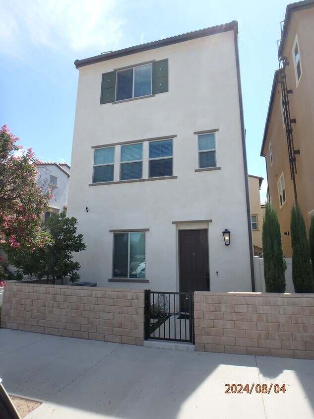 Primary Photo - 11256 N Adobe Ln