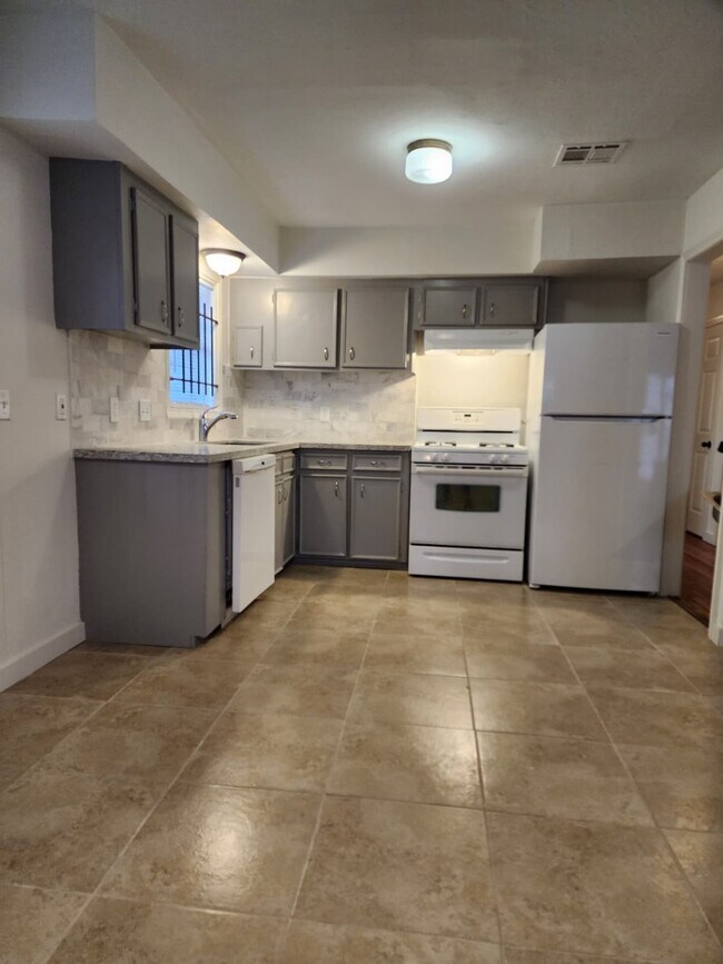 Foto del edificio - 5309 Ricky St