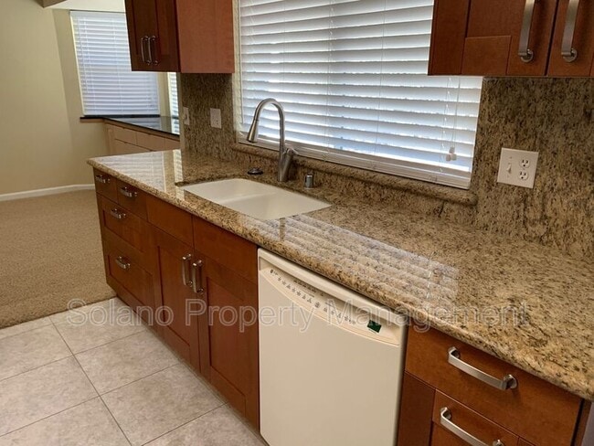 Building Photo - 236 Cheyenne Dr