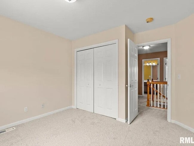 Building Photo - Charming 3BR Townhome in Peoria