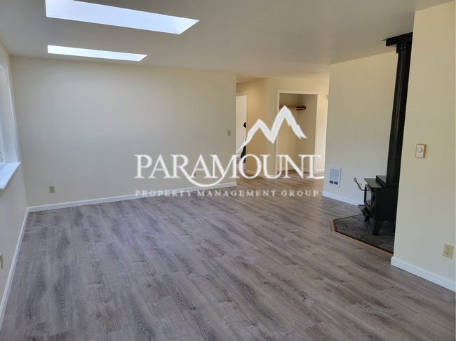 Building Photo - Remodeled 3 Bedroom in Port Orchard!