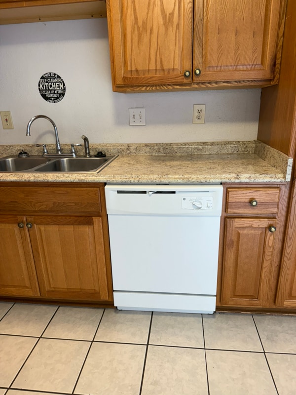 Building Photo - 4101 Delaware Ave