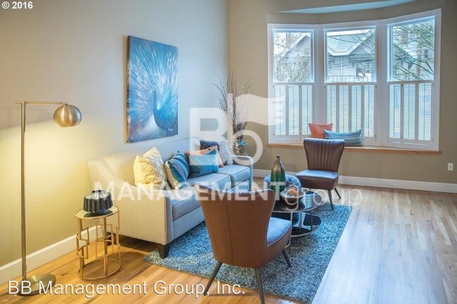 Building Photo - 2 br, 2.5 bath House - 2141 NW Everett Street