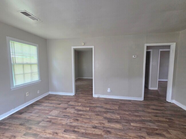 Foto del edificio - 4047 Chelsea Ave