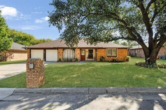 Building Photo - 4227 High Mesa Dr