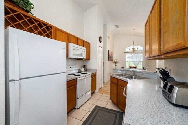 Building Photo - 447 High Point Dr
