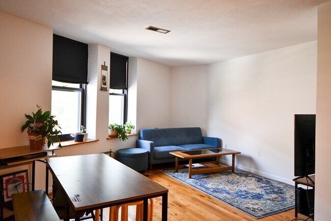 Foto del edificio - 387 Commercial St