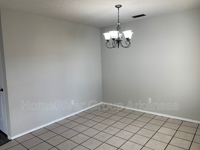 Building Photo - 1227 N 12th Pl