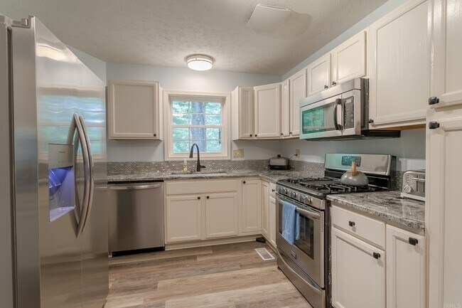 Building Photo - 11125 Copperline Rd