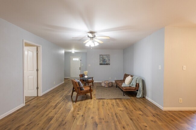 Building Photo - 356 Andrew Dr