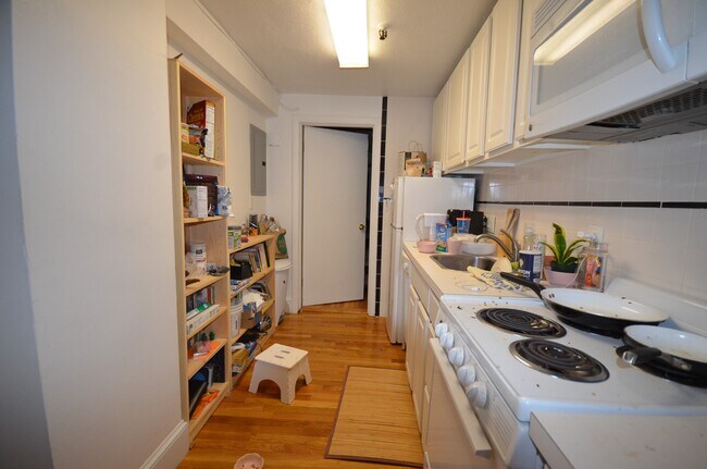 Foto del edificio - 45 Westland Ave